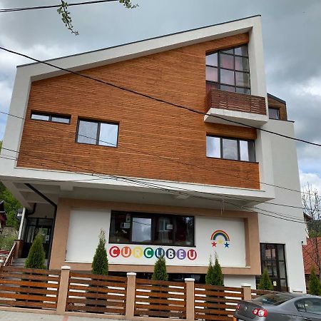 Vila Curcubeu 호텔 부스테니 외부 사진